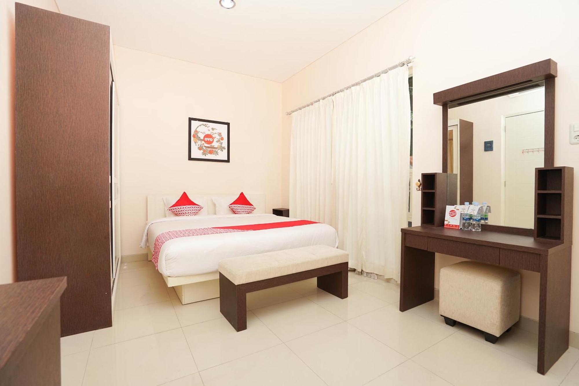 Oyo 782 Menjangan Residence At Citraland 1 Surabaya Eksteriør bilde